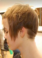asymetryczne fryzury krótkie - uczesanie damskie zdjęcie numer 158B